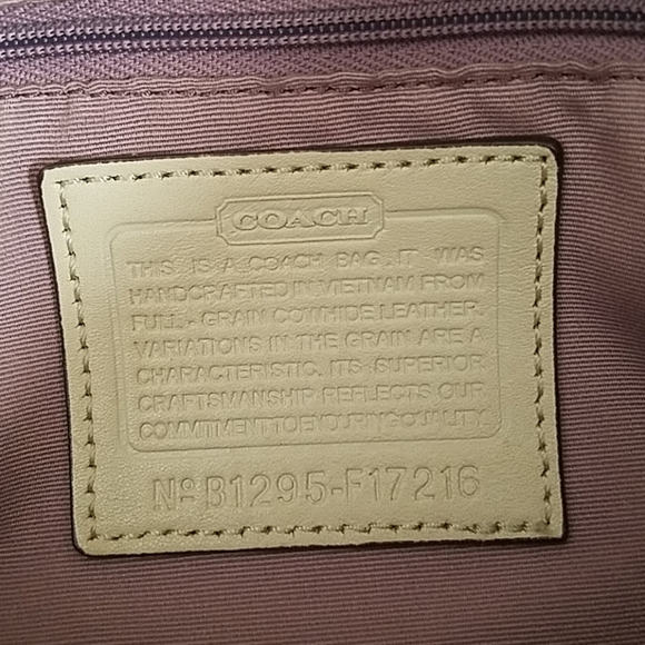 Gold Coach handbag - Picture 8 of 9